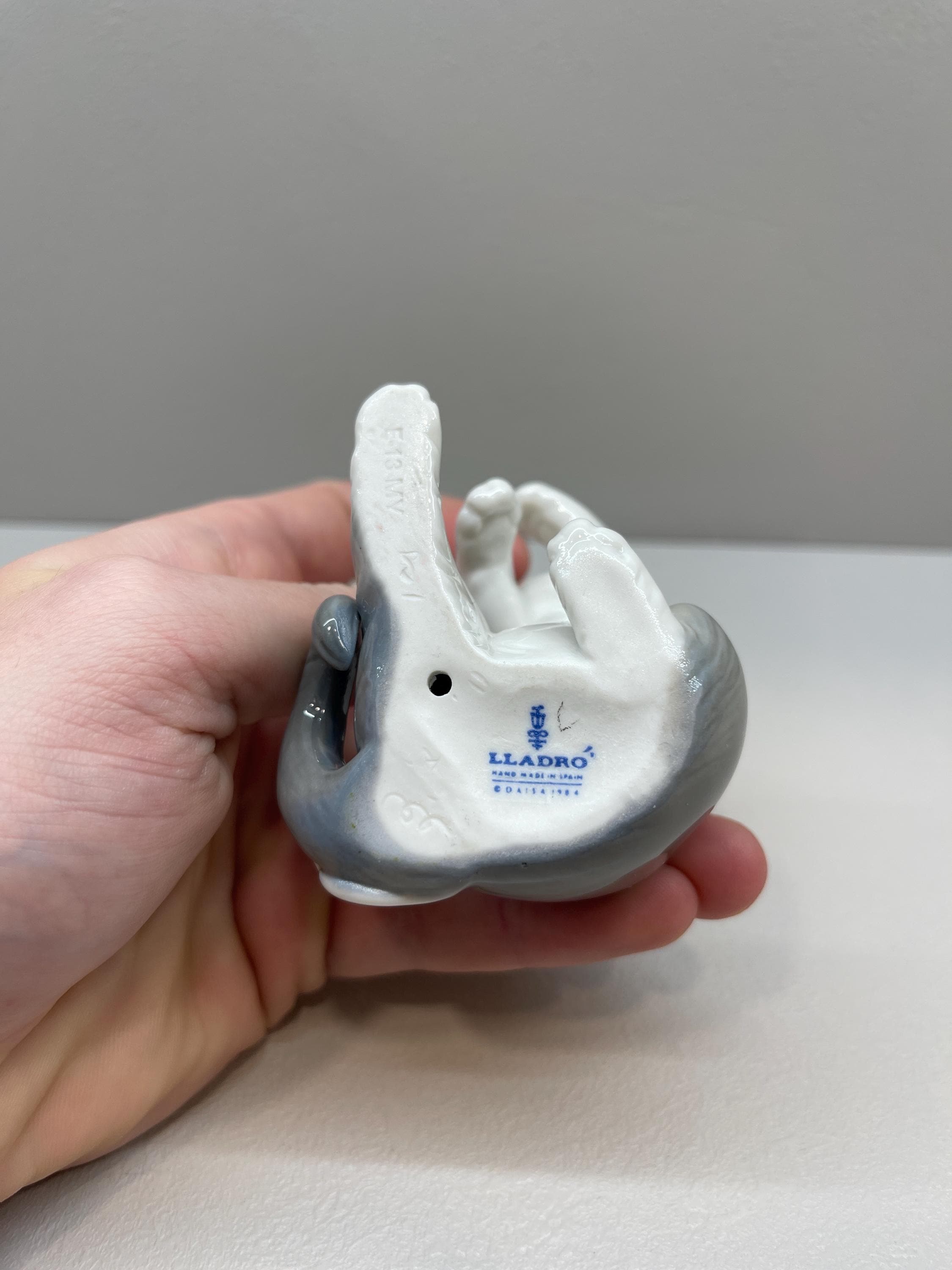 リヤドロの猫とネズミの置物 - ヴィンテージスペイン磁器の子猫の