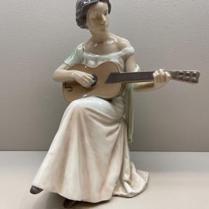 Bing & Grondahl 1684 Woman Lady Playing Guitar Porcelain Figurine