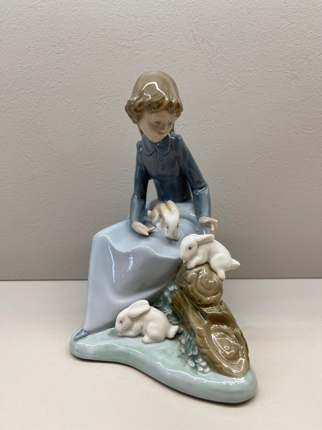 リヤドロ　NAO 少女 とうさぎ リヤドロ うさぎと少女 NAO by Lladro「三匹のうさぎを連れた少女