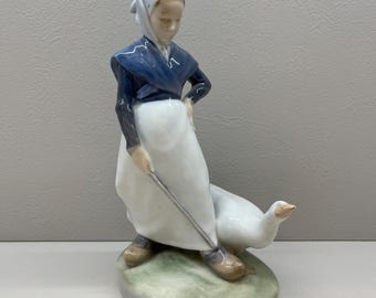 ロイヤルコペンハーゲン ガチョウの少女の置物 528 - Etsy 日本