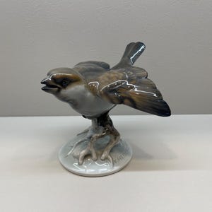 Rosenthal Germany 1846 handbemalter Vogel auf dem Zweig Porzellan Figur
