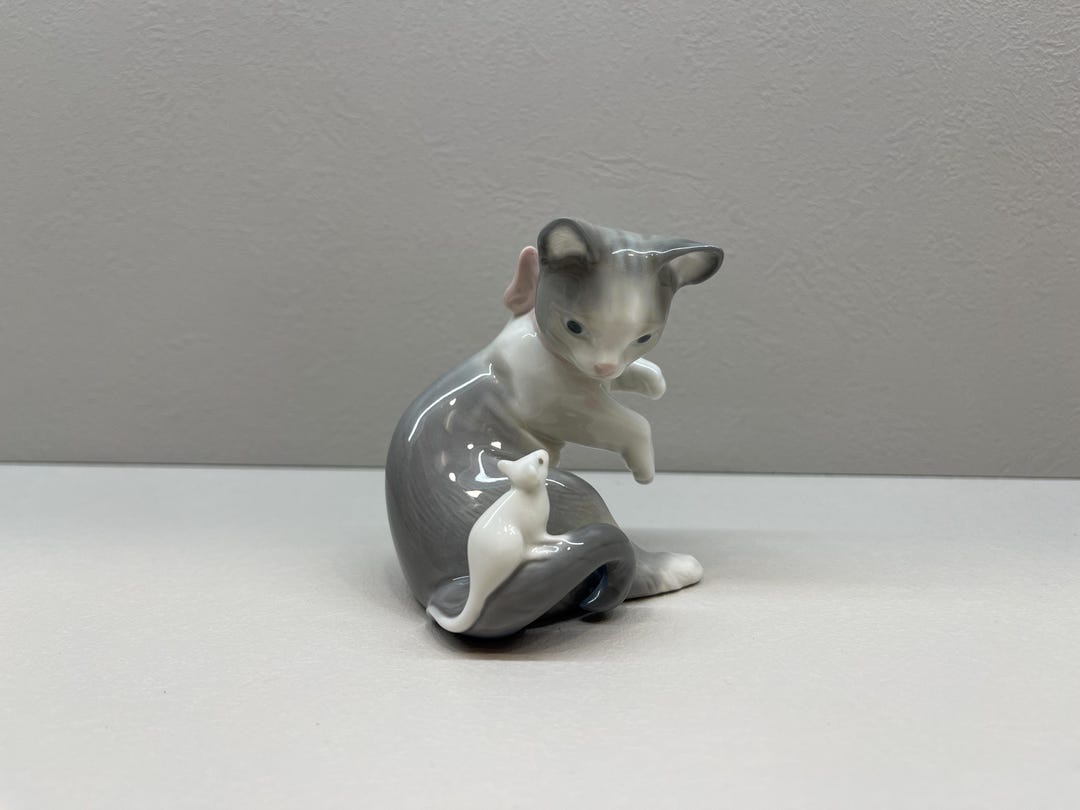 リヤドロの猫とネズミの置物 - ヴィンテージスペイン磁器の子猫の