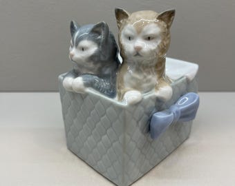 NAO by Lladro「Purr-fect Gift」磁器製フィギュア #1080 スペイン製