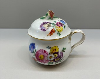Meissen Porcelain Lidded Sugar Bowl – Hand-Painted Floral Design with Gold Accents