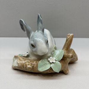 Lladro 4773 Bunny Figurine – Retired Porcelain Rabbit