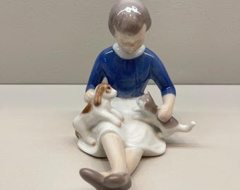 Bing & Grøndahl 2333 Girl With Cat and Dog Figurine | Vintage