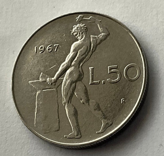 1967 年イタリア 50 リラ硬貨 2 枚または 1969 年イタリア 50