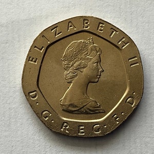 1982 Queen Elizabeth II 20 Pence Coin