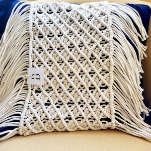 Overlay kussenhoes macramé