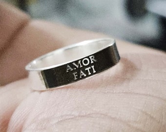 Amor Fati Ring ~ Sterling zilveren ring ~ liefde voor het lot sieraden ~ Womens ring cadeau voor haar gepersonaliseerde band ring verlovingsring belofte ring