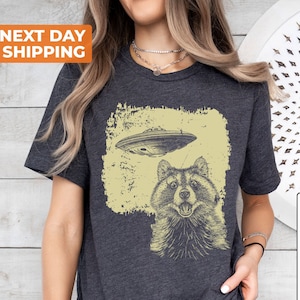 Raccoon Ufo Funny Graphic T Shirt, Retro Shirt, Relaxed Cotton Shirt, Meme TShirt, Raccon Lovers Gift, Cool Vintage Style Raccon Shirt