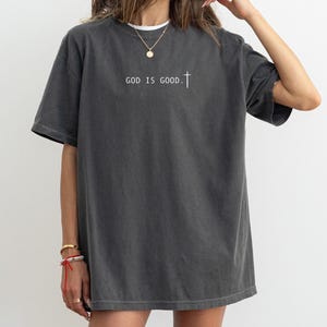 Komfort Farben Minimalistisches Shirt Gott ist gut Trendiges christliches TShirt Geschenk Glaube Unisex T-Shirt Glaube T-Shirt Kirche Gruppe Shirts übergroß bequem