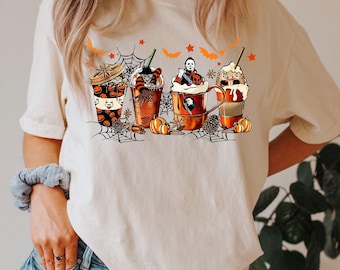 Camiseta con tazas de café y esqueletos: Camiseta de café de Halloween de Comfort Colors, camiseta para amantes del café.
