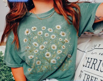 Camiseta con estampado de margaritas: Camiseta cómoda con estampado floral silvestre de estilo cottagecore, camisetas botánicas.