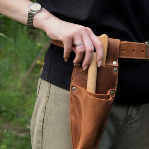 Hori Hori Leather Sheath belt with Pruner and Scissor Pockets. Personalized florist Tool Belt Leather, Gardening Belt. Genuine leather