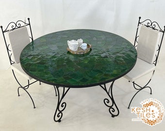 ERSTAUNLICHE MOSAIK-TISCH, handgemachter runder grüner Tisch, traditionelles maßgeschneidertes Blumen-Design, luxuriöse Außenterrassenmöbel für Wohnkultur