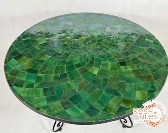 Handmade Mosaic Table: Round Green Flower Design Patio Furniture