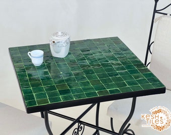 PATIO MOSAIK TISCH, Handgefertigter Grüner Tisch, Marokkanischer Zellije Tisch, Traditionelles Design nach Maß, Mid Century Mosaiktisch