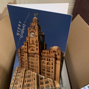 Liverpool Christmas Card: Royal Liver Buildings - A5, 15 x 21 cm con busta verde. Confezioni da 5 o 10. Buon Natale!