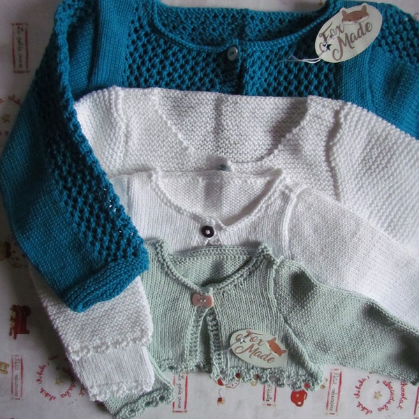 Gilet fille blanc, vert ou bleu 3,6 mois, 1 an, 2 ans court coton tricoté main