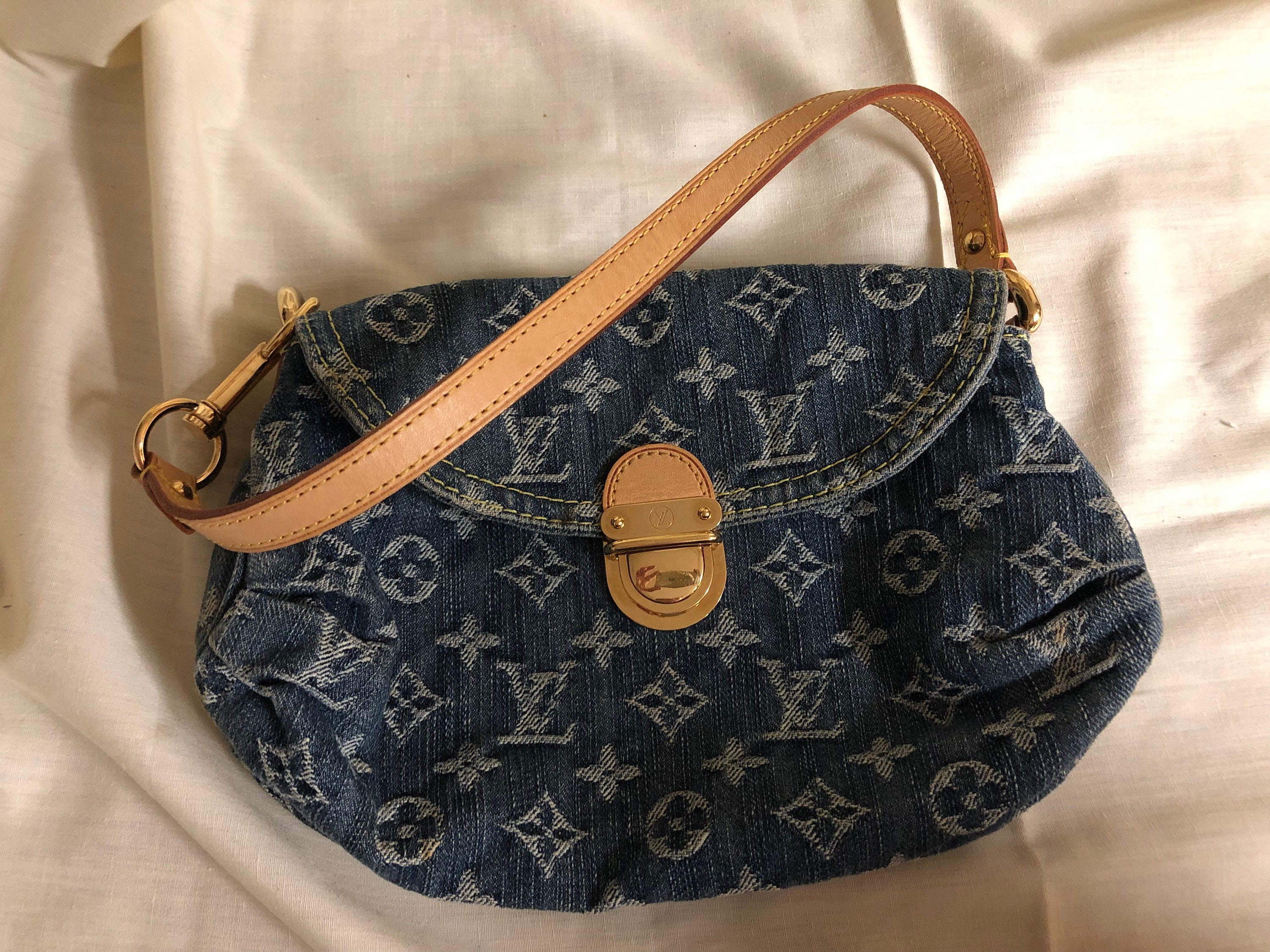 Louis Vuitton Monogram Mini Sac Crossbody Bag – Amarcord Vintage Fashion