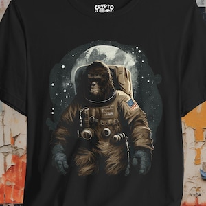 Bigfoot T-shirt Sasquatch Astronaut Tee Funny Cryptid Space Shirt Yeti Gift for UFO Fans and Bigfoot Lovers Unique Alien Design