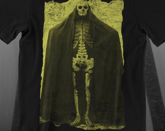 Skeleton Print Tee | Elegant Gothic Vintage-Style Top | Spooky Retro Horror T-shirt | Essential Dark Wardrobe Piece | Unique Halloween