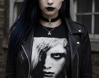 Horror Movie Shirt - NIGHT of the LIVING DEAD T-shirt Gift Zombie Shirts for Halloween lovers Gifts Goths Unisex Ladies Long Sleeve Hoodie