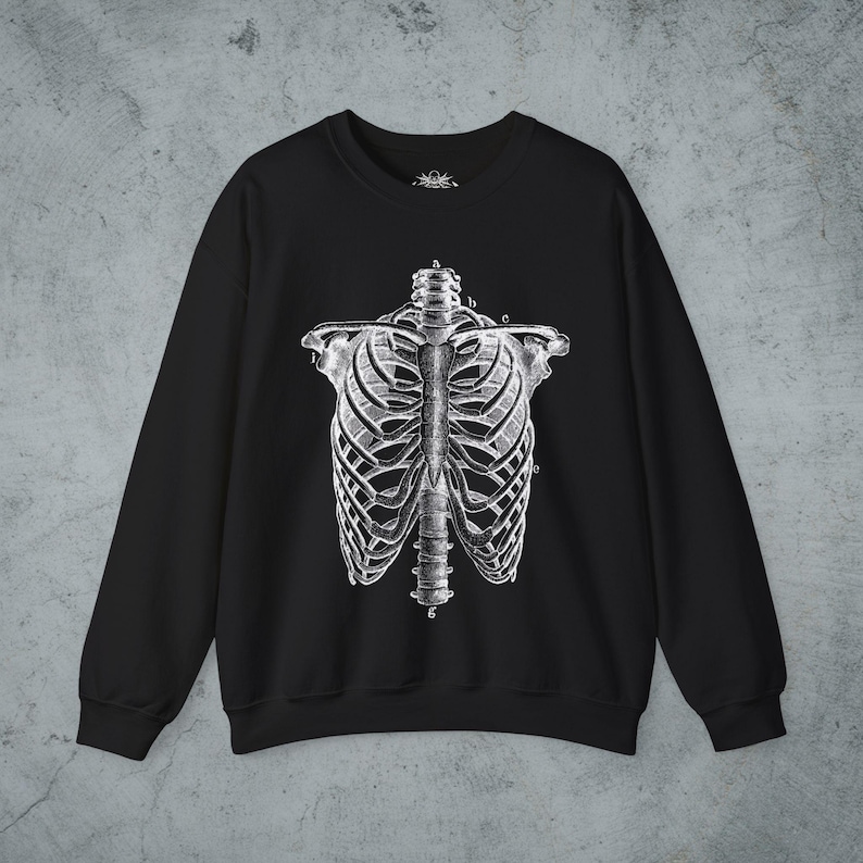 Horror T-shirt Skeleton Ribcage Metal Grunge Emo Alternative Goth Gothic Punk Tee Dark Aesthetic Spooky Skeleton Graphic Halloween Bones Crewneck Sweatshirt