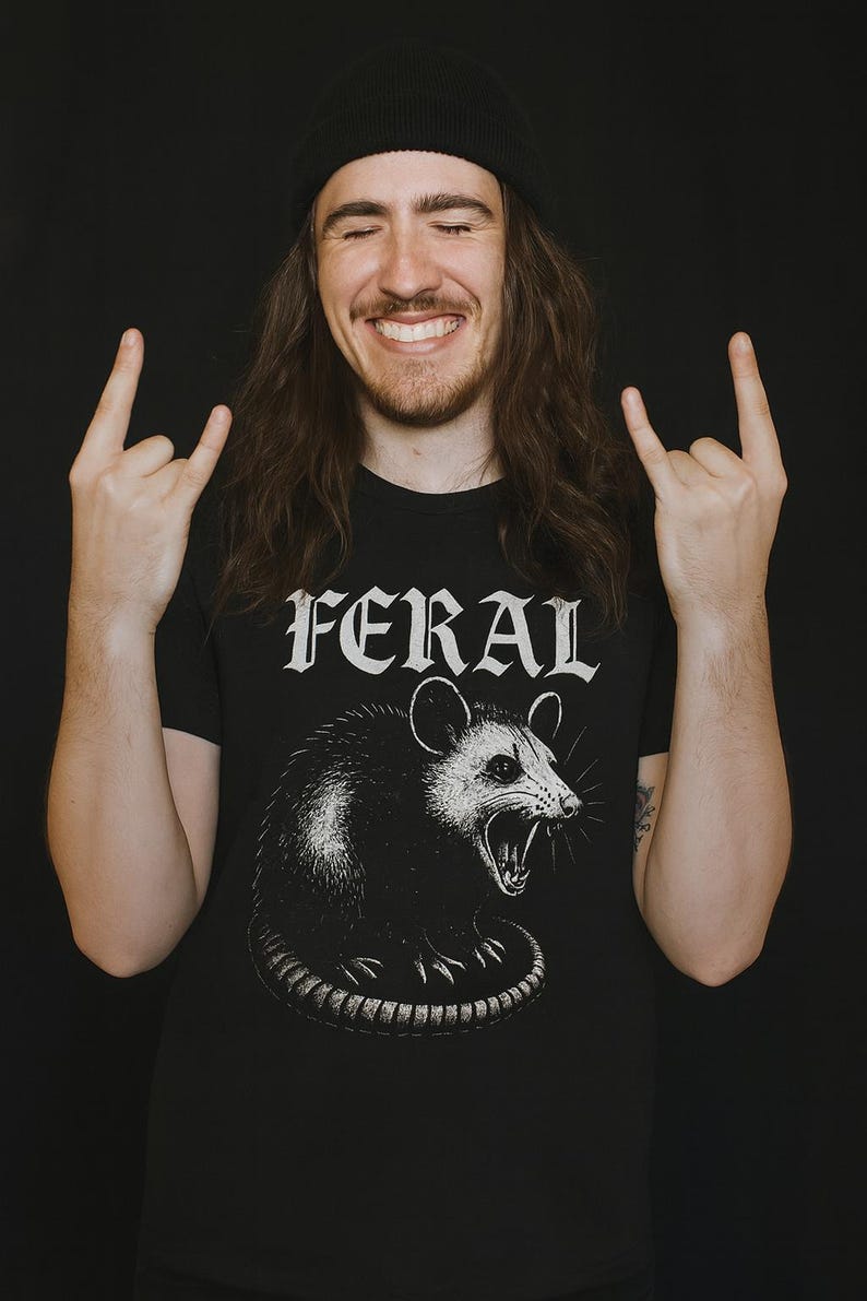 Feral Opossum T-Shirt Graphic Possum Shirt Black Tee Possum Shirt Goth Streetwear Metal Goth Punk Possum Unisex Ladies Long Sleeve Hoodie imagen 3