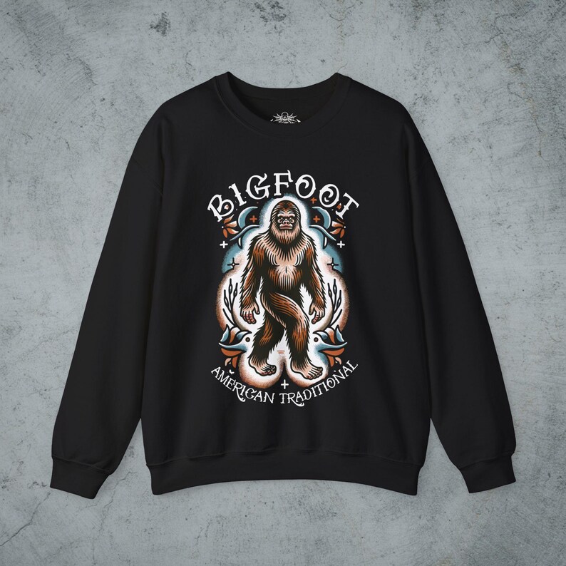 Bigfoot T Shirt Tattoo Style Shirt Traditional Sasquatch Tee Hoodie Long Sleeve Ladies Top Old School Cryptid Graphic Gift For Cryptid Fan Crewneck Sweatshirt