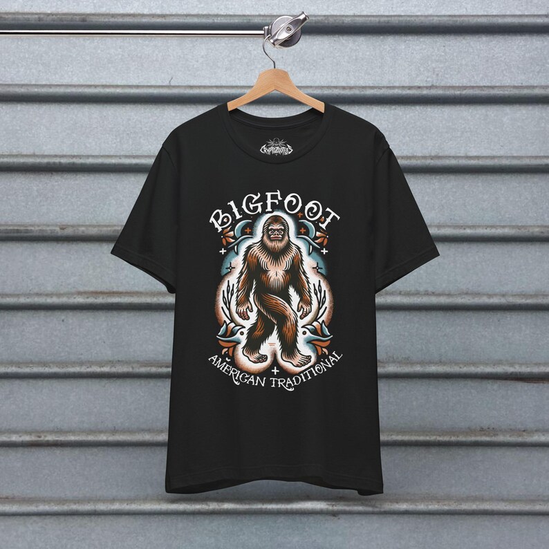 Bigfoot T Shirt Tattoo Style Shirt Traditional Sasquatch Tee Hoodie Long Sleeve Ladies Top Old School Cryptid Graphic Gift For Cryptid Fan immagine 3