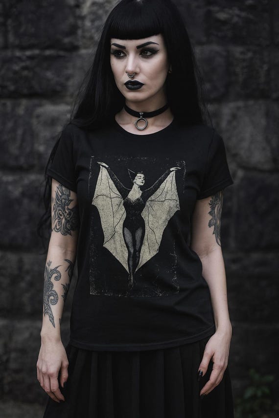 meltthelady gothic T-shirt ブラック Afrocentric Gothic T-Shirt | Melanated Culture Club Gothic Tee Shirt