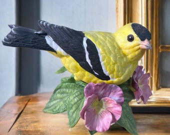 Lenox American Goldfinch handpainted Bird figurine excellent condition.