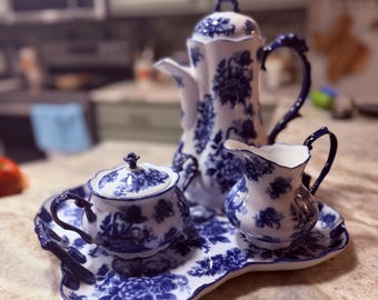 Vintage Cracker Barrel Flow Blue Coffee Pot, Creamer, Sugar Bowl, Tray Set