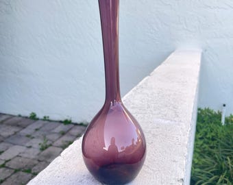 Mid-Century Modern Amethyst Glass Vase, Arthur Percy Gullaskruf Sweden, 1950s
