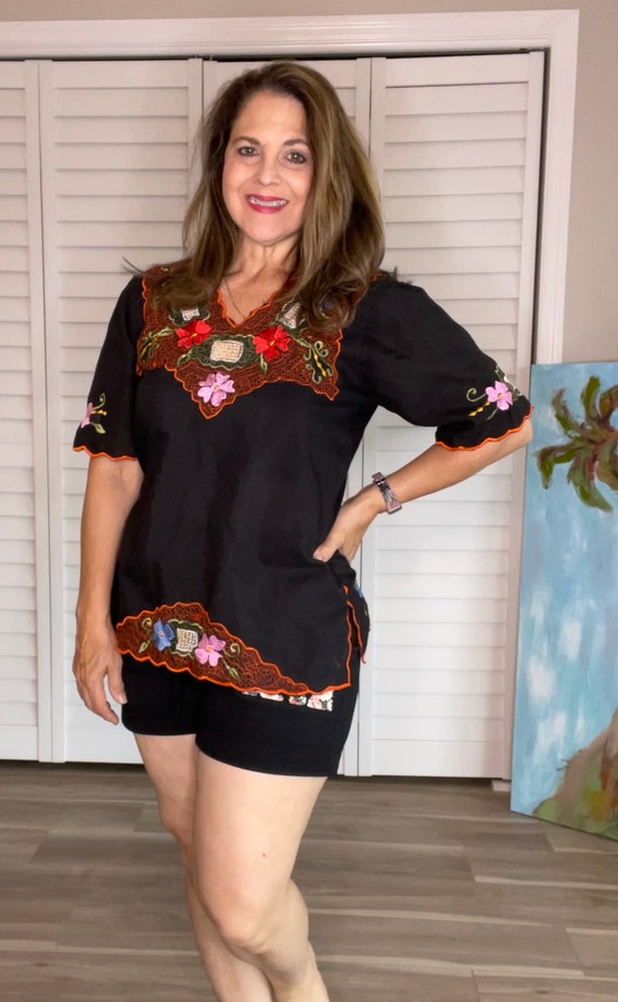 Women’s vintage  Mexican embroidered black blouse… - image 7