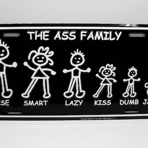 ASS Familie Stickfiguren 3D EMBOSSED Metallauto NEUHEIT Lizenzschild Auto Tag. Weiser Smart Fauler Kuss Dumb Jack