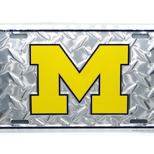 Officially Licensed UNIVERSITY of MICHIGAN Wolverines 3D EMBOSSED Metal Car Novelty License Plate Auto Tag