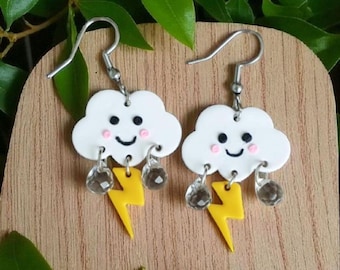 Orecchini Kawaii Cloud: gioielli meteo fatti a mano in pasta polimerica