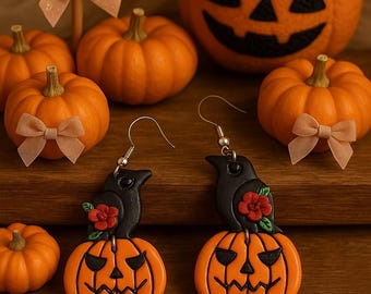 Orecchini di Halloween fatti a mano: gioielli pendenti in pasta polimerica a forma di zucca e corvo