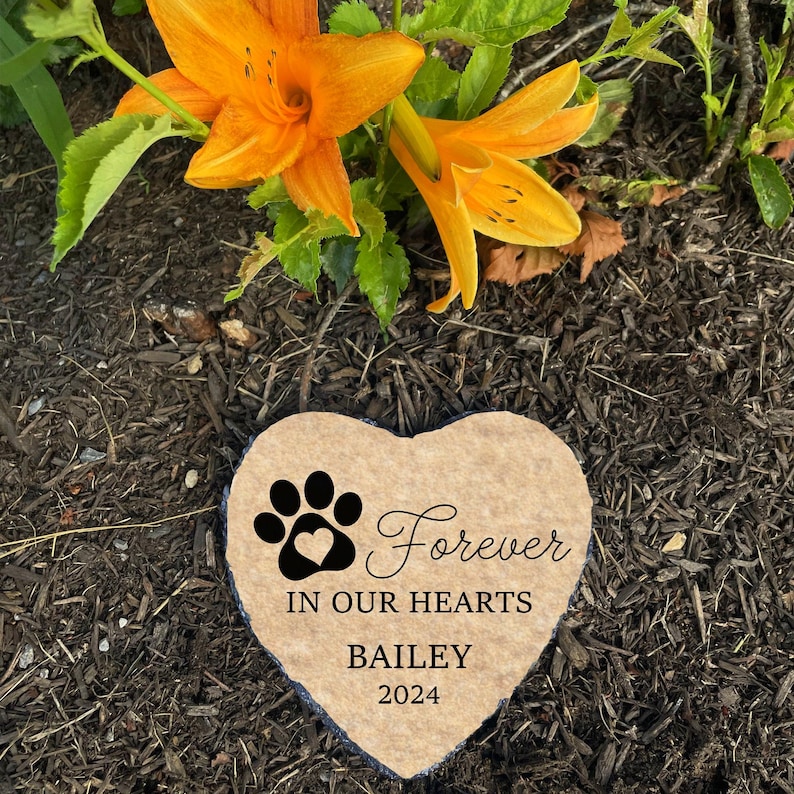 Pet Garden Stone Personalized, Dog Grave Marker, Forever In Our Hearts Memorial SD-20A image 6