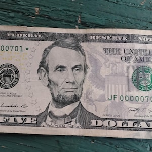 2009 5 Dollar Bill - FANCY SERIAL NUMBER -Star Note - #JF00000701*