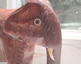 ヴィンテージの手彫り木製象 - Etsy 日本