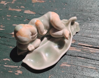 Dziwne ceramiczne dziecko (prawdopodobnie przeklęte)