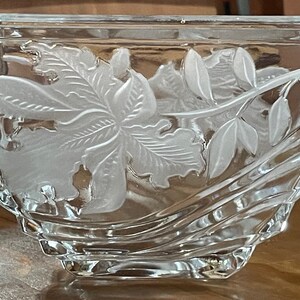 Beautiful Lead Crystal Bowl/Candy Dish with etchings of flowers and leaves. 6 x 4 x 4.