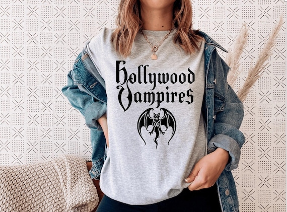 Hollywood Vampires Shirt Raise The Dead Tour Tee Johnny Depp Band Merch Glam Rock Graphic T Shirt Gift for Rock Fan UK