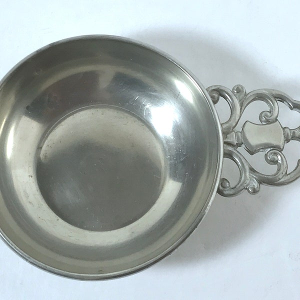 Vintage 1970's Royal Daalderop, Pewter porringer bowl with scroll handle.