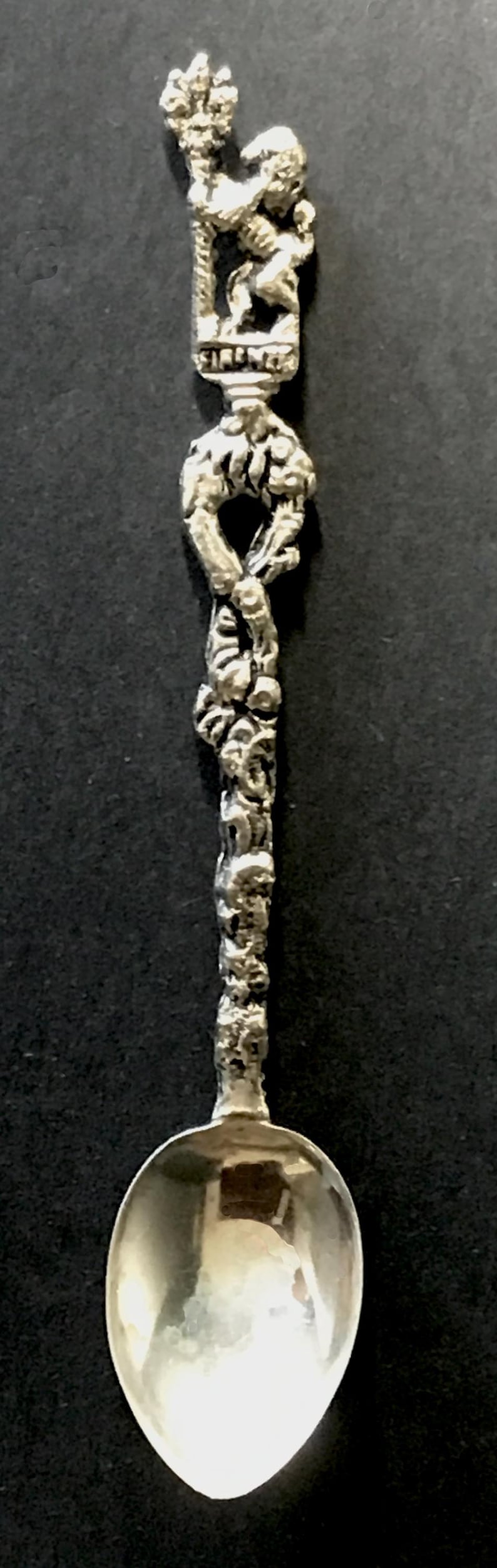 Broche Vintage Pays Basque - Métal Argenté Terni - Motifs étoile, Fleur De Lis, Lion, Arbre - Marque Oritza