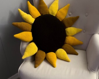 Crochet Sunflower Throw Pillow PATTERN